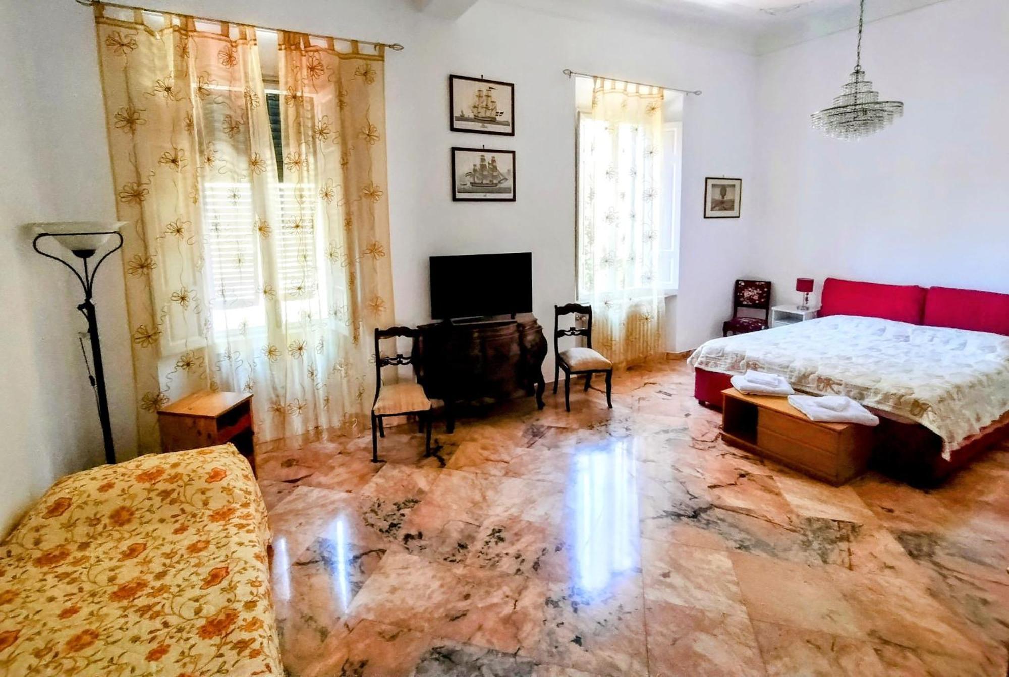 Gabry'S Home Three-Bedroom Big Apartment Near City Center & Train Station To Pisa And Florence & Ferries To Sardegna Corsica リヴォルノ エクステリア 写真